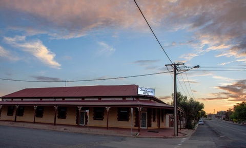 Daydream Motel And Apartments - Accommodation NSW 2