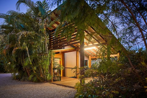 Dayboro Cottages & Llama Walks - Accommodation NSW 4
