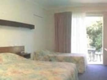 Corlette Palms Motor Inn - Accommodation NSW 1