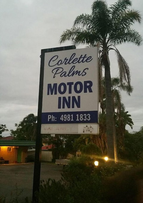 Corlette Palms Motor Inn - Accommodation NSW 5