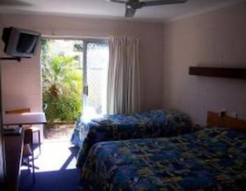 Corlette Palms Motor Inn - Accommodation NSW 2