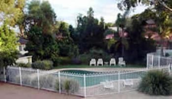 Lake Haven Motor Inn & Palms Restaurant - Accommodation NSW 2