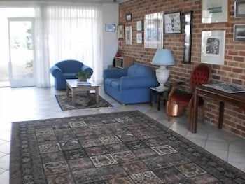 Lake Haven Motor Inn & Palms Restaurant - Accommodation NSW 3