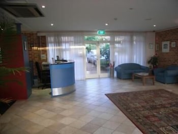Lake Haven Motor Inn & Palms Restaurant - Accommodation NSW 0