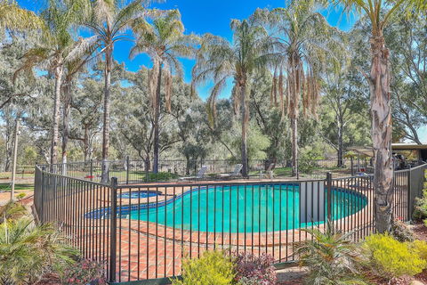 Two Rivers Motel - Accommodation NSW 4