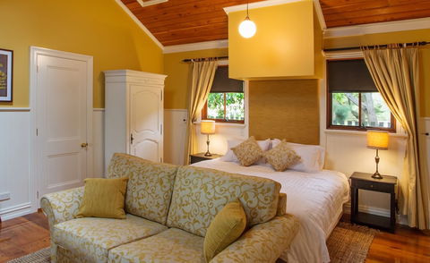 Oak Tree Lodge - Accommodation NSW 4