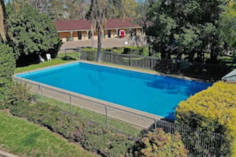 Burke And Wills Motor Inn - Accommodation NSW 0