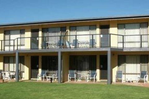 Admirals Lodge - Accommodation NSW 3