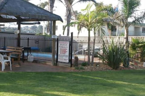 Admirals Lodge - Accommodation NSW 6