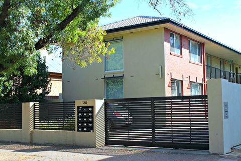 Adelaide DressCircle Apartments Childers Street - Accommodation NSW 1
