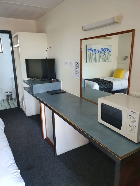 Budget On The Lake - Accommodation NSW 0