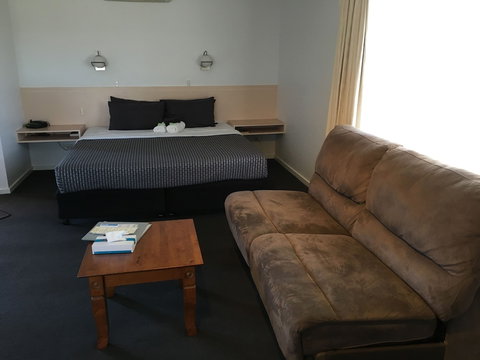 Budget On The Lake - Accommodation NSW 2