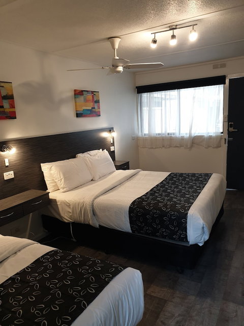 Budget On The Lake - Accommodation NSW 4