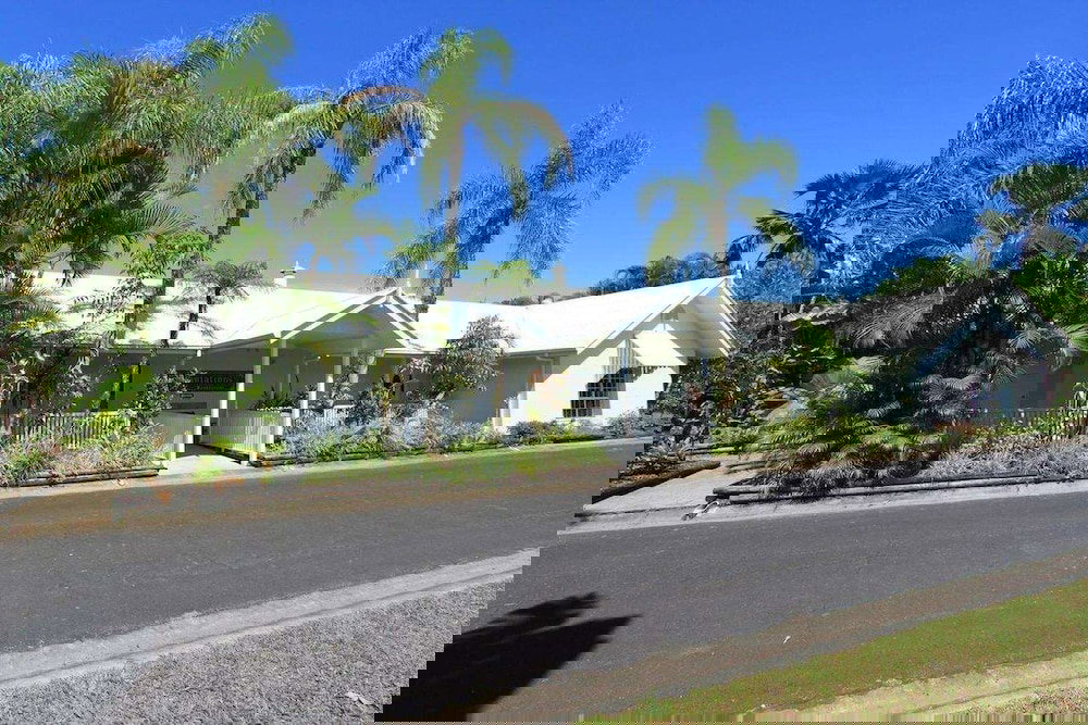 Midgenoo QLD Accommodation NSW