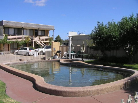 Bell Tower Motor Inn - Accommodation NSW 5