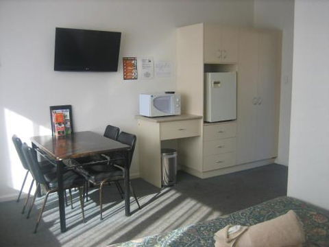 Golden Hills Motel - Accommodation NSW 2