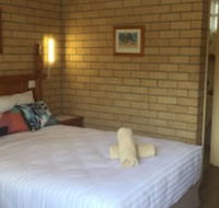 Lake Front Motel - Accommodation NSW
