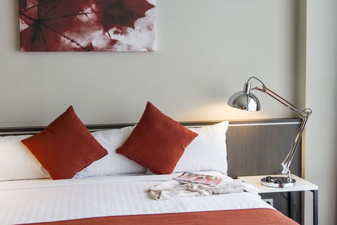 Abode Woden - Accommodation NSW 2