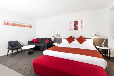 Abode Woden - Accommodation NSW 4
