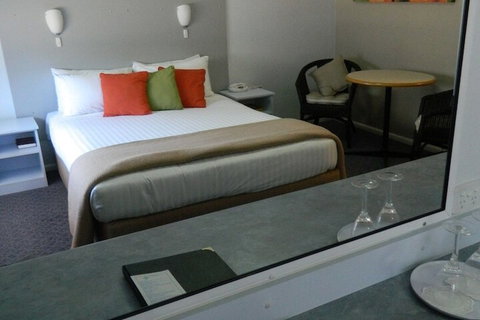 Orana Windmill Motel - Accommodation NSW 7