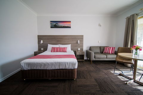 Hamiltonâ€™s Queanbeyan Motel - Accommodation NSW 4