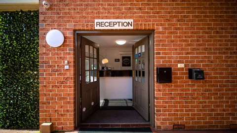 Hamiltonâ€™s Queanbeyan Motel - Accommodation NSW 3