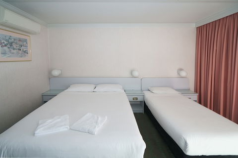 Olympia Motel - Accommodation NSW 5