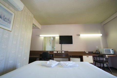 Olympia Motel - Accommodation NSW 6