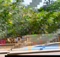 Emerald Gardens Motel  Apartments - Accommodation NSW