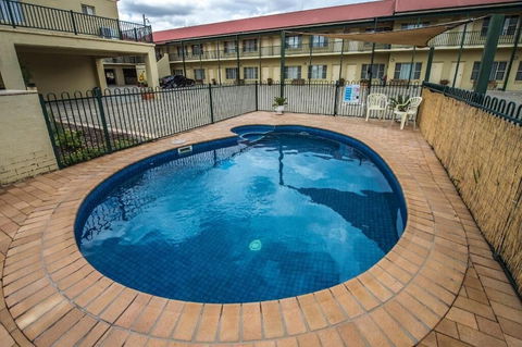 Golden Guitar Motor Inn - Accommodation NSW 1