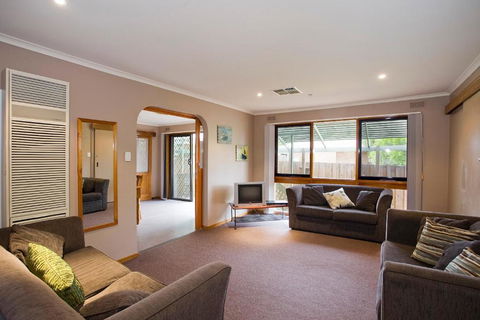 Geelong Holiday Home - Accommodation NSW 2