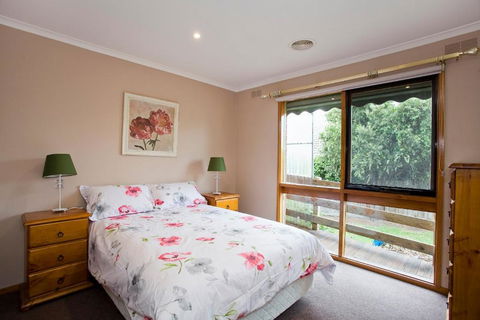 Geelong Holiday Home - Accommodation NSW 5