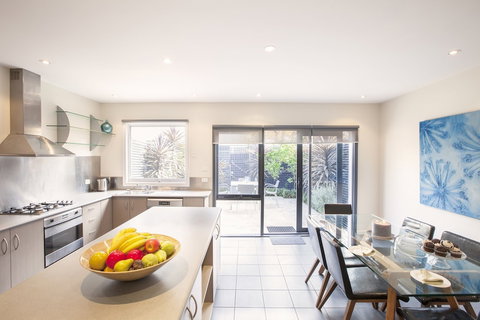 BOUTIQUE STAYS - Roxys Place - Accommodation NSW 2