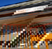 Town House Motor Inn - Accommodation NSW