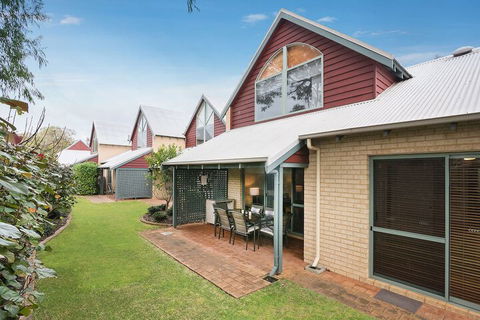 Bayshore Beachside Resort - Accommodation NSW 2