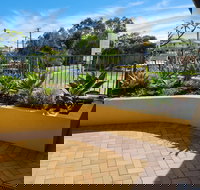 Sunshine Towers - Accommodation NSW