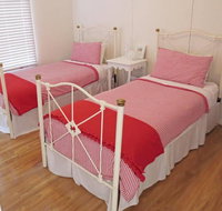 The Little Red Hen Bed  Breakfast - Accommodation NSW
