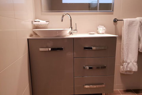 Leagues Motel - Accommodation NSW 2