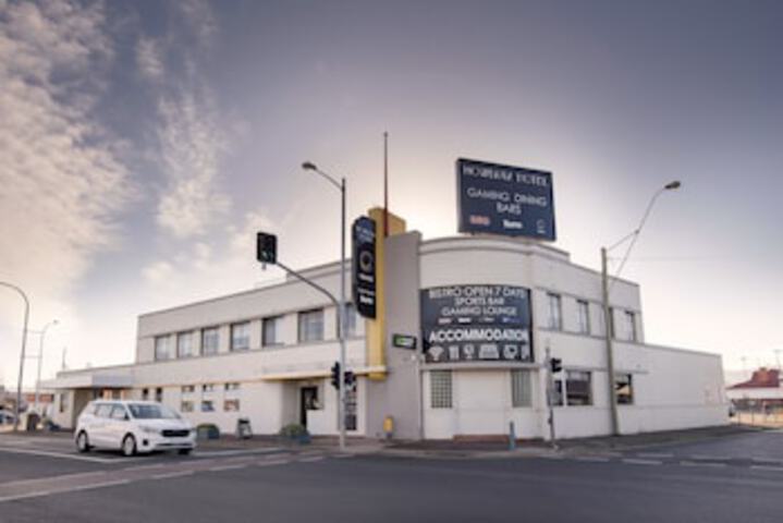 Newnham TAS Accommodation NSW