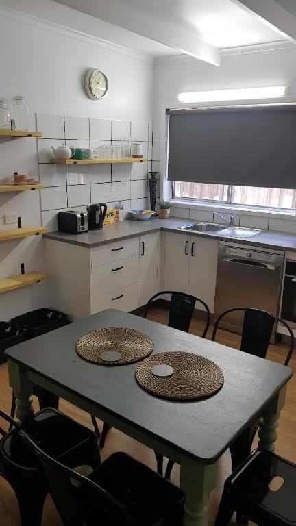 At Home Apartments - Accommodation NSW 5