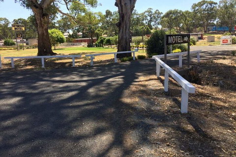 Seymour Motel - Accommodation NSW 2