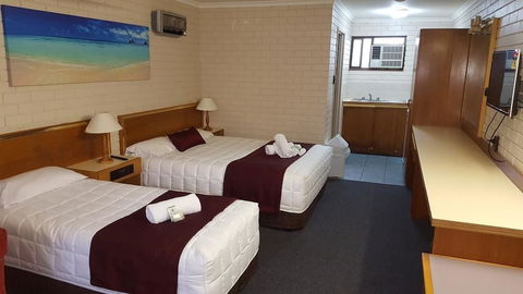 Tabourie Lake Motel - Accommodation NSW 4