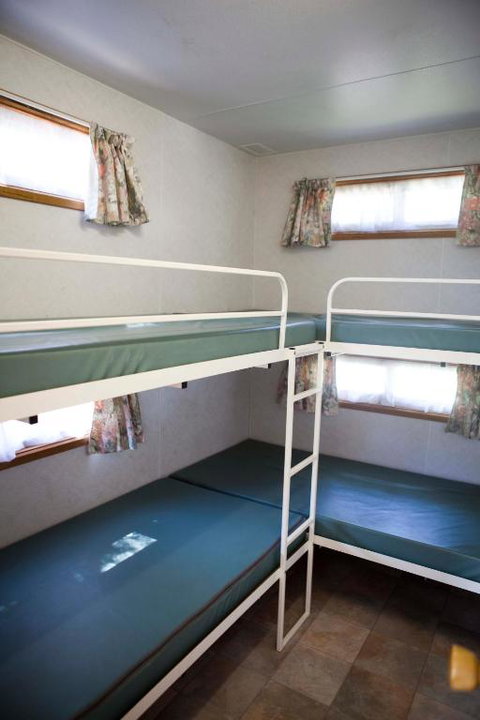 Strayleaves Caravan Park - Accommodation NSW 6