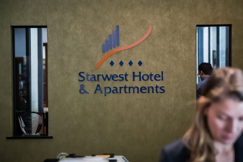 Starwest Apartments Alderney On Hay - Accommodation NSW 4