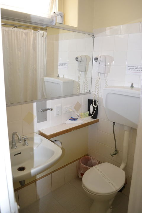 Aberdeen Motor Inn - Accommodation NSW 3