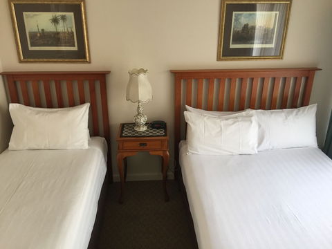 Aberdeen Motor Inn - Accommodation NSW 4