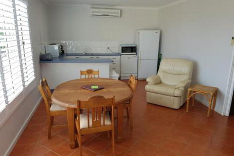 Corlette Poolside Getaway - Accommodation NSW 1