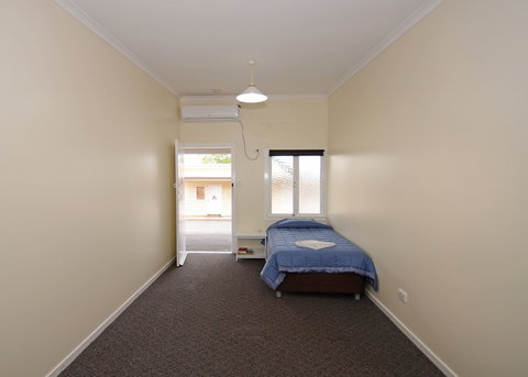 Ned Kelly's Motel - Accommodation NSW 2