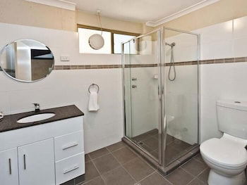 Riverway Chalets - Accommodation NSW 5