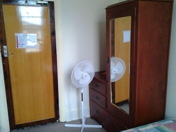 Hotel Boston - Accommodation NSW 2